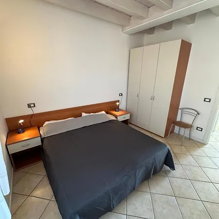 Stefania Attici Su 2 Livelli - Agenzia Cocal Apartment