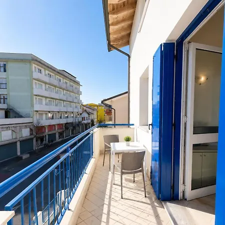 Stefania Attici Su 2 Livelli - Agenzia Cocal Apartment *